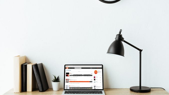 SoundCloud can be a competitive space, but with these simple tips and tricks, you can stand out and reach a wider audience. Discover how to promote your music or podcast on this platform!