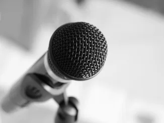 This guide aims to assist you in selecting the best microphone for your specific needs by providing insight into the key factors to consider.